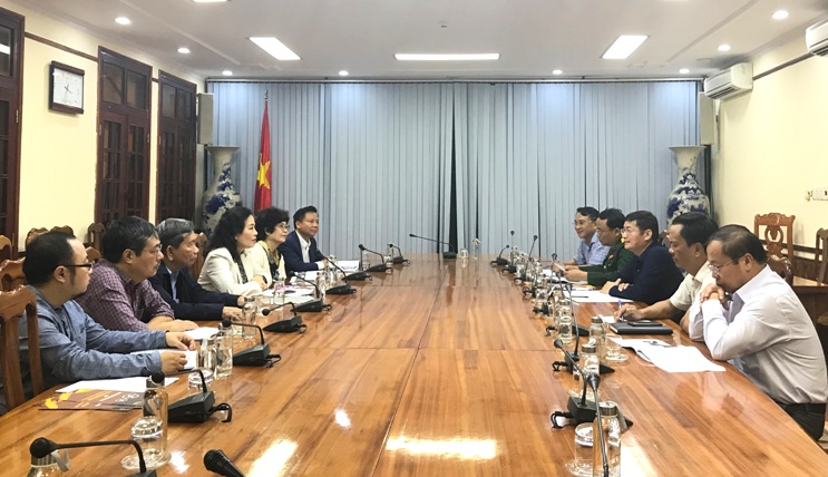 Đồng chí Trần Tiến Dũng, Phó Chủ tịch UBND tỉnh chủ trì buổi làm việc.
